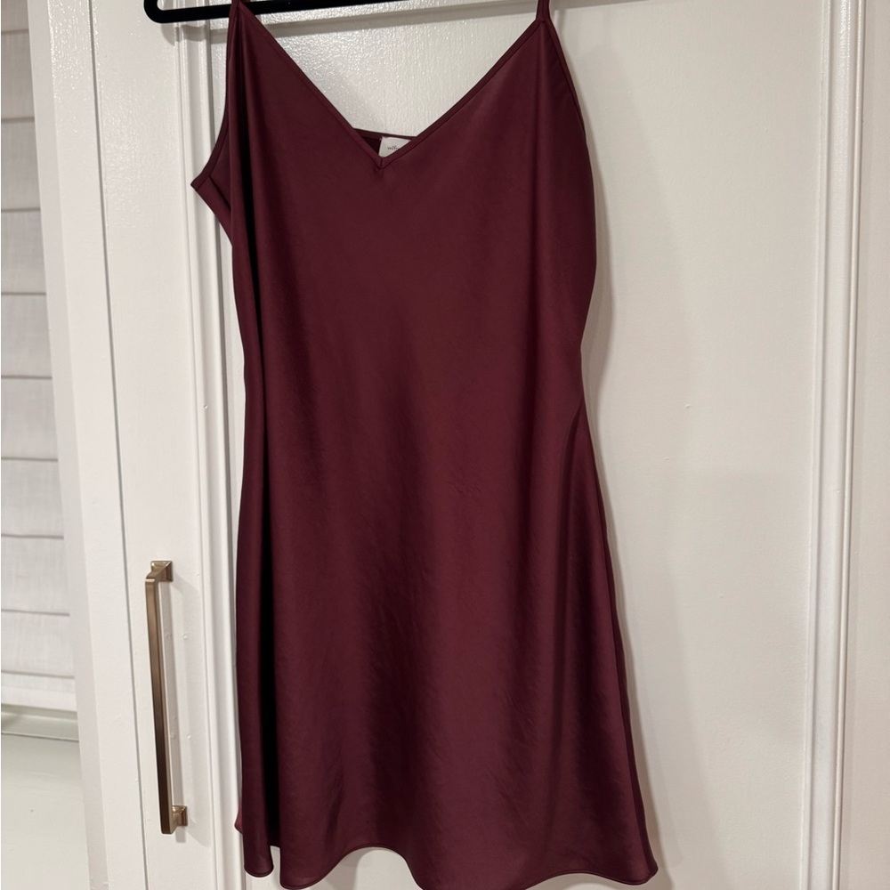 Burgundy slip dress by Aritzia wilfred adjustable straps
